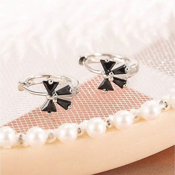 Bow Inlaid Zirconia Decorative Delicate Earrings - Picture 4 of 9